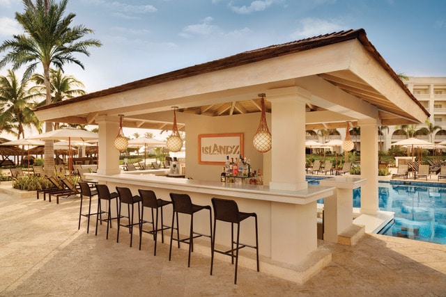 Hyatt-Zilara-Rose-Hall-Islandz