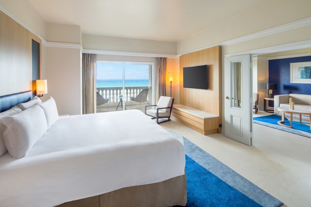 Hyatt-Zilara-Rose-Hall-One-Bedroom-Ocean-Front-Butler-Suite-Bed.jpg