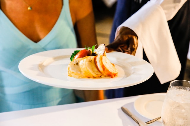 Hyatt-Zilara-Rose-Hall-Petit-Pariz-Entree-Service