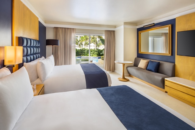 Hyatt-Zilara-Rose-Hall-Swim-Up-Double-Bed.jpg