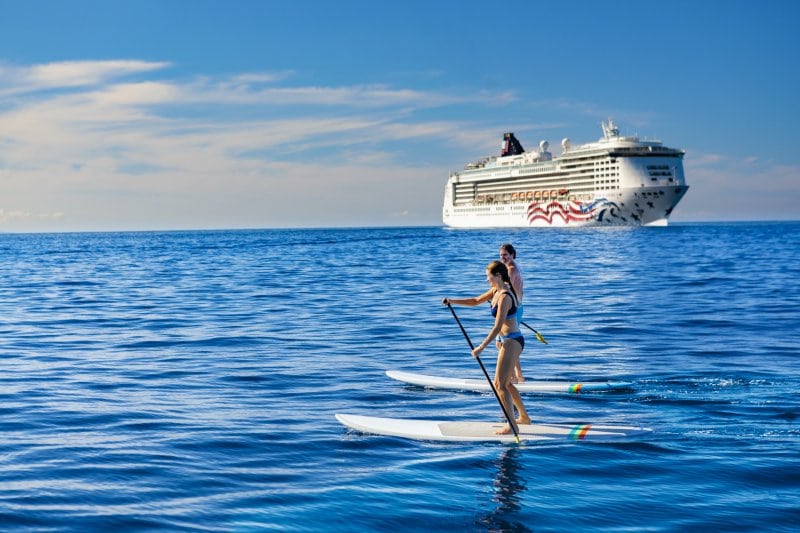 ncl_Hawaii_couple_standup_paddleboard_3